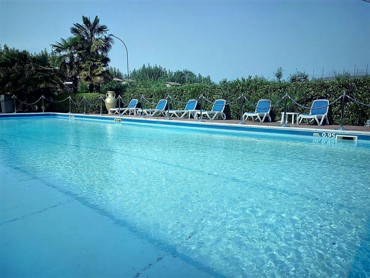 Hotel Oceano 佩斯基耶拉德加达 外观 照片